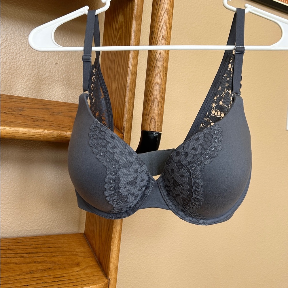 Victoria Secret 
Body Victoria
Like new